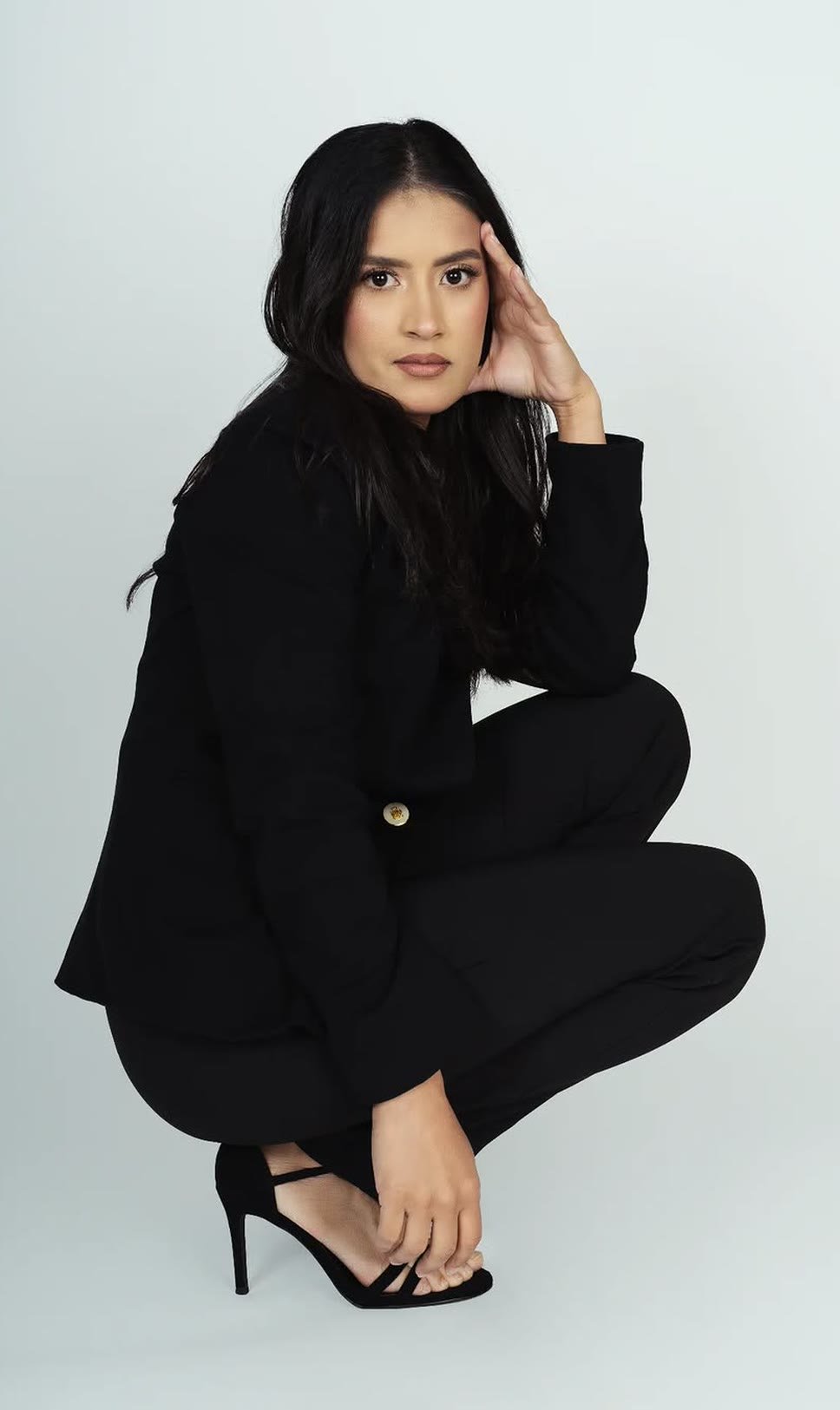 Mayling Huang, PMU artist, studio portrait
